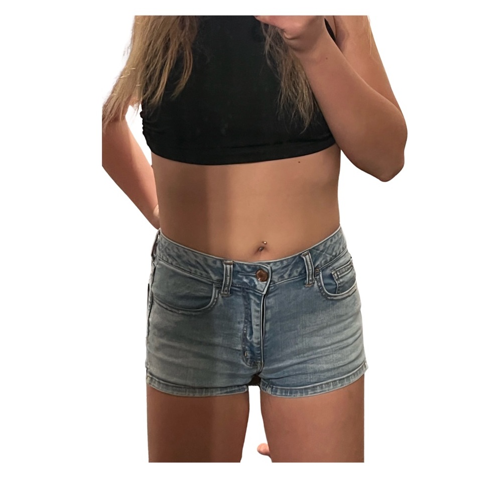 Shorty Short Light Wash Shorts